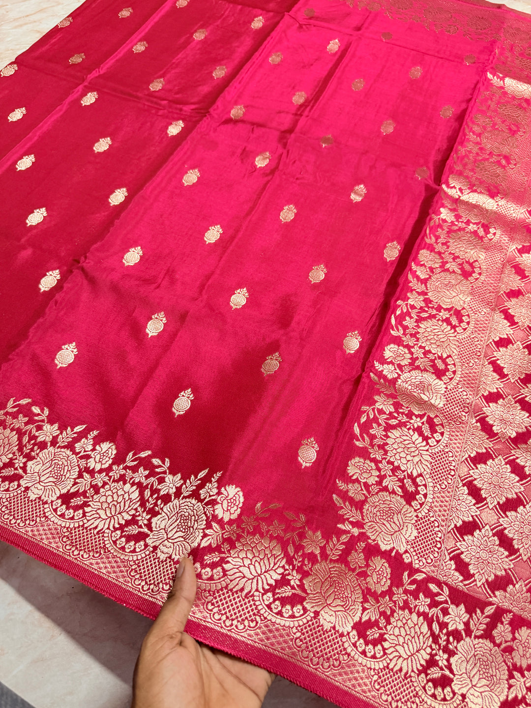 RUSSIAN COSMOS VISCOSE FABRIC SAREE IN CHERRY RANI COLOUR SHADE