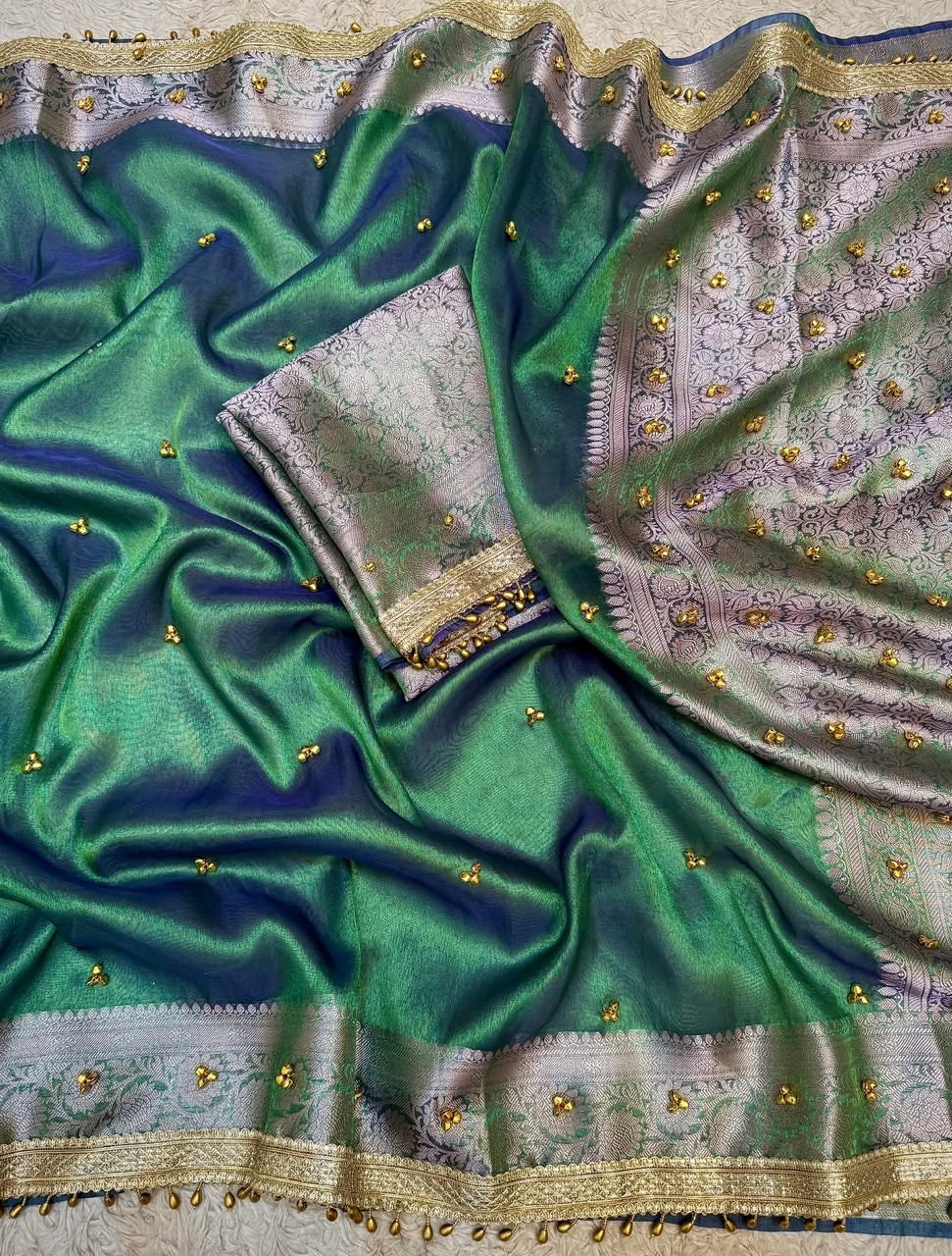 CLASSICAL PEACOCK COLOUR SHADE IN GHUNGROO SAREE.