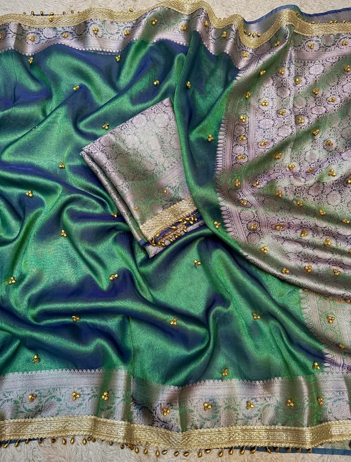CLASSICAL PEACOCK COLOUR SHADE IN GHUNGROO SAREE.