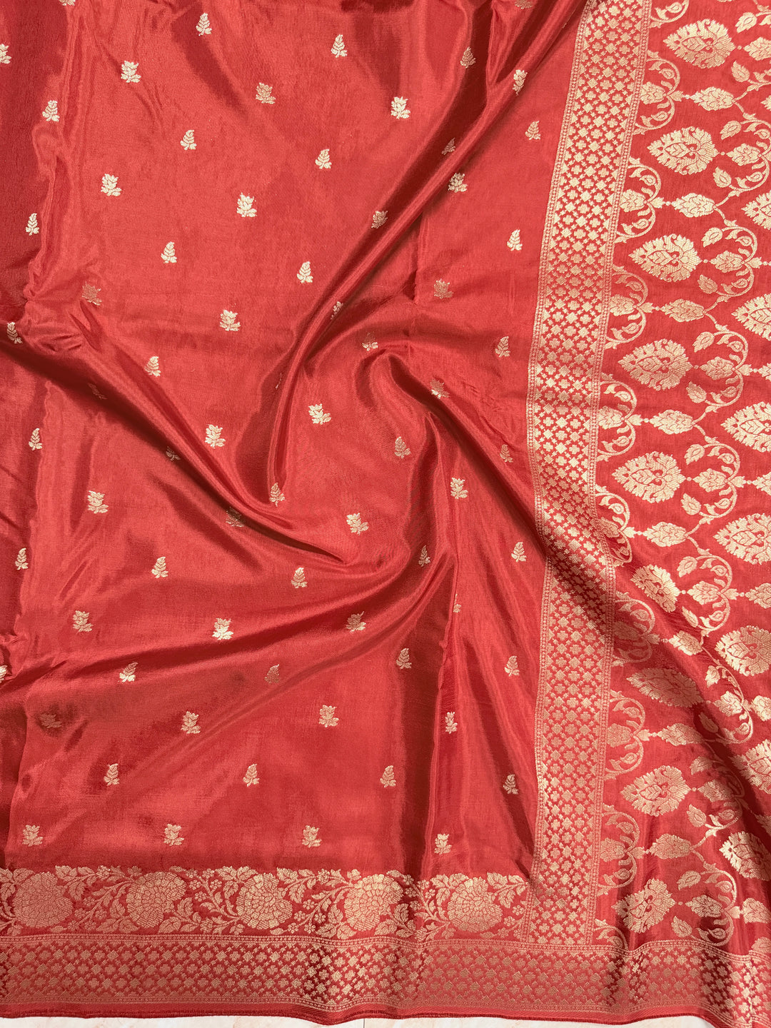 PREMIUM RUSSIAN VISCOSE SILK FABRIC SAREE IN MATALLIC RED COLOUR SHADE