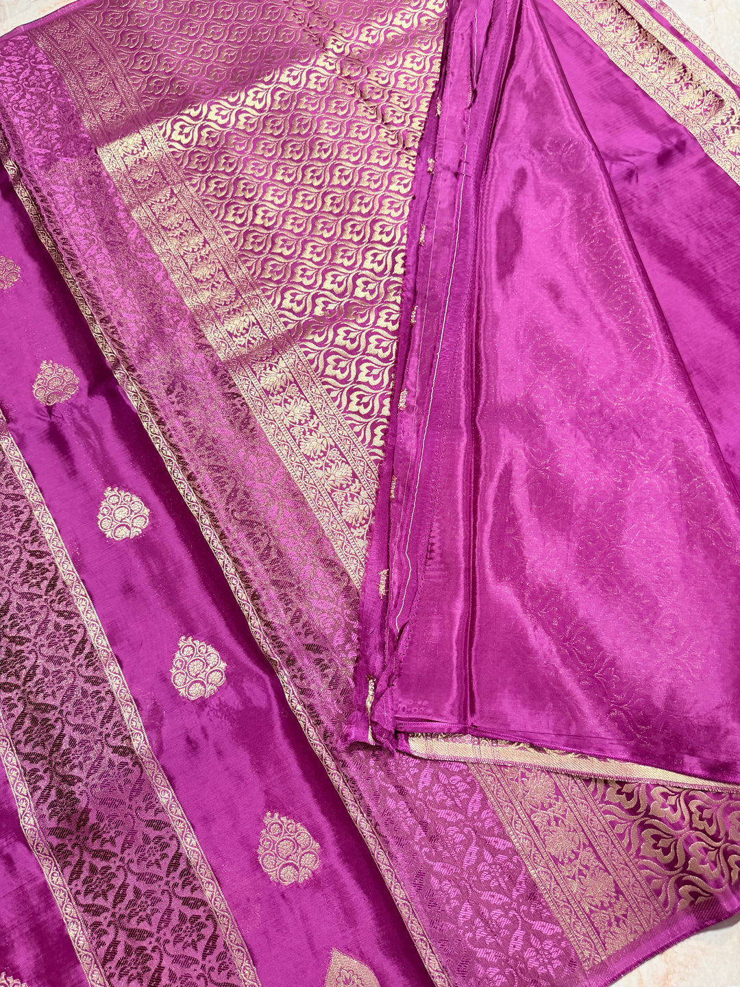 PREMIUM KOREAN VISCOSE FABRIC SAREE IN MAGENTA COLOUR SHADE WITH DESIGNER
