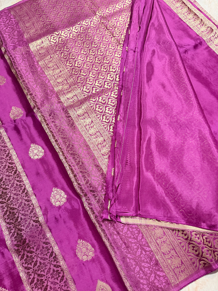PREMIUM KOREAN VISCOSE FABRIC SAREE IN MAGENTA COLOUR SHADE WITH DESIGNER
