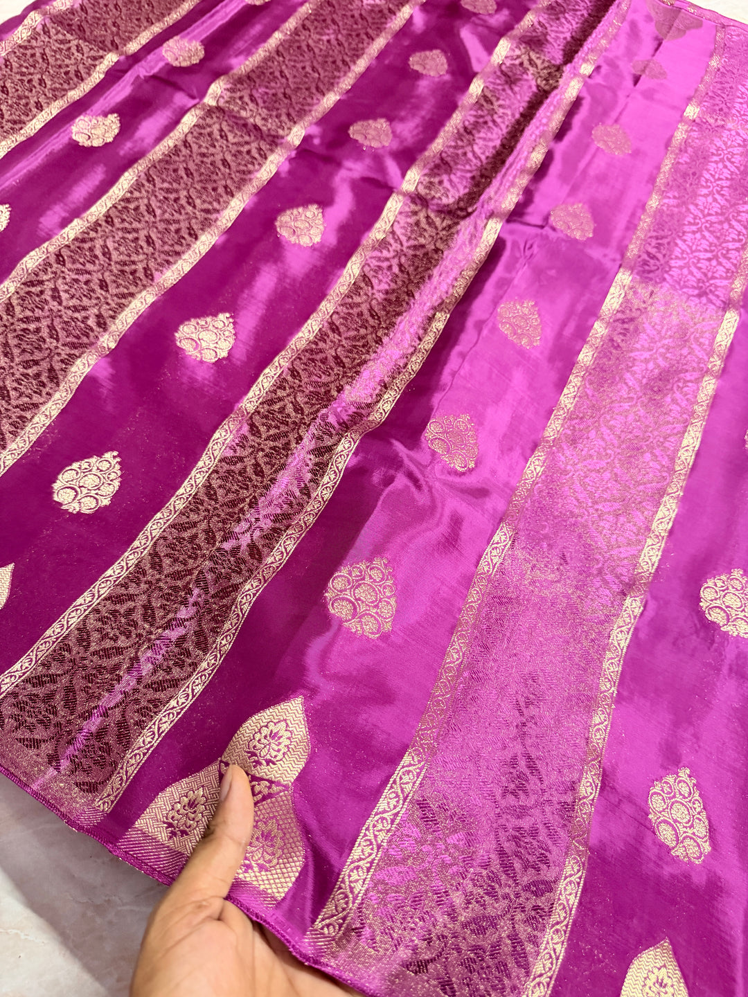 PREMIUM KOREAN VISCOSE FABRIC SAREE IN MAGENTA COLOUR SHADE WITH DESIGNER