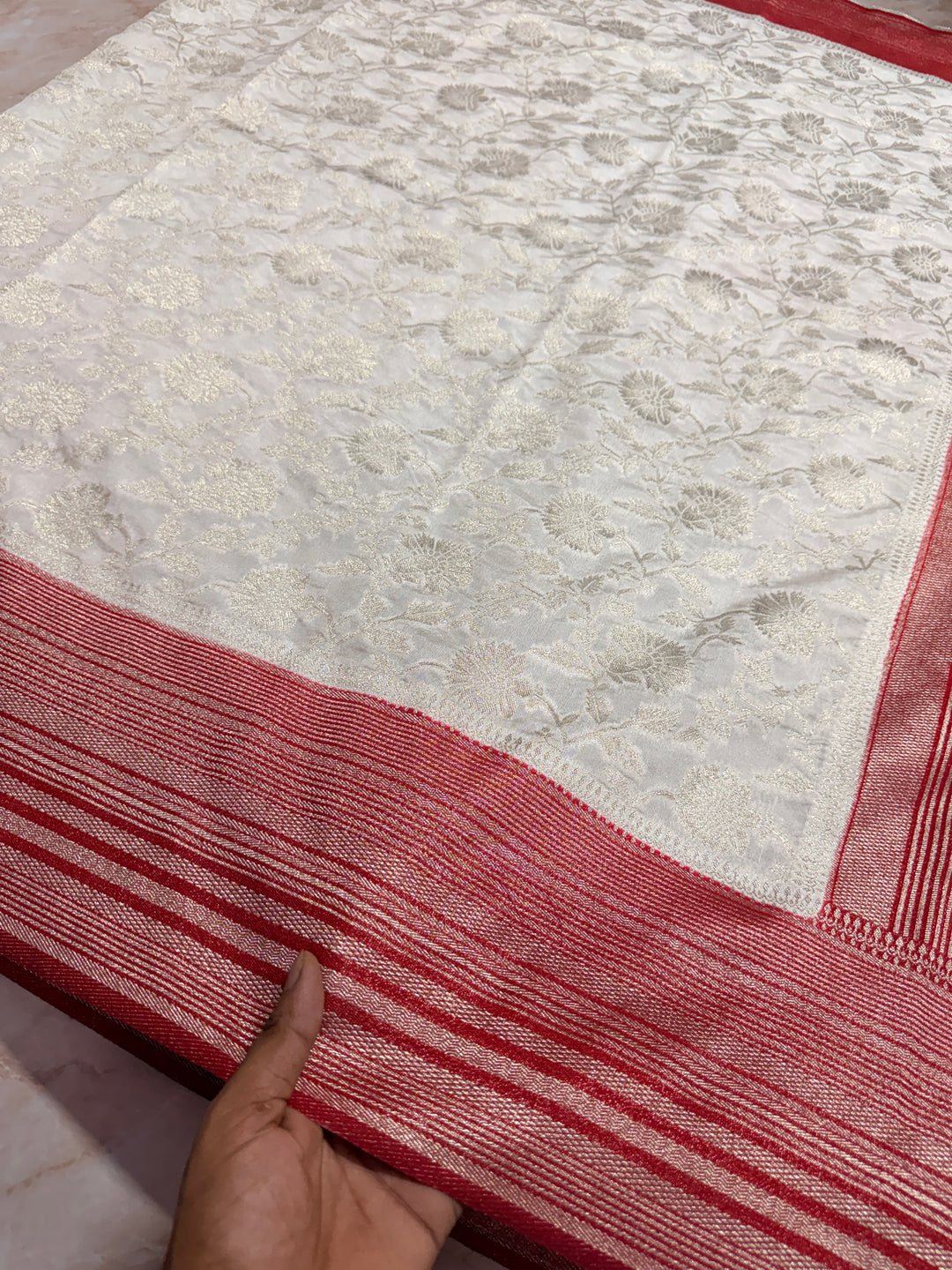 PAPER SILK WITH FLORAL JAAL DESIGN IN OFF WHITE COLOUR SHADE