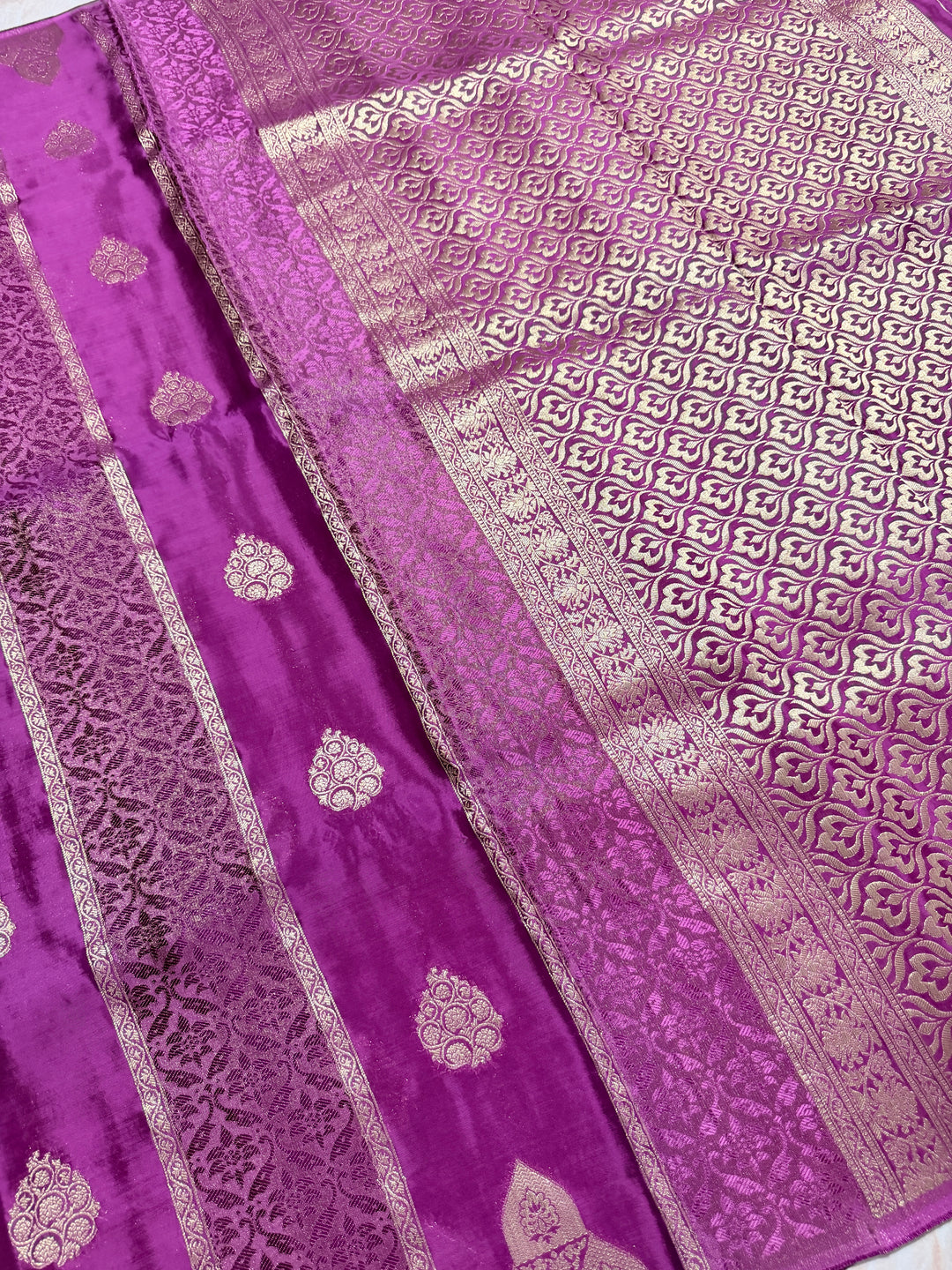 PREMIUM KOREAN VISCOSE FABRIC SAREE IN MAGENTA COLOUR SHADE WITH DESIGNER