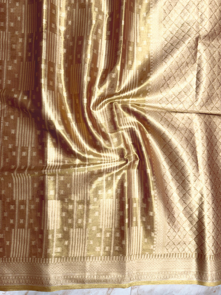 PREMIUM BANARASI TISSUE SAREE WITH GOLDEN COLOUR SHADE.