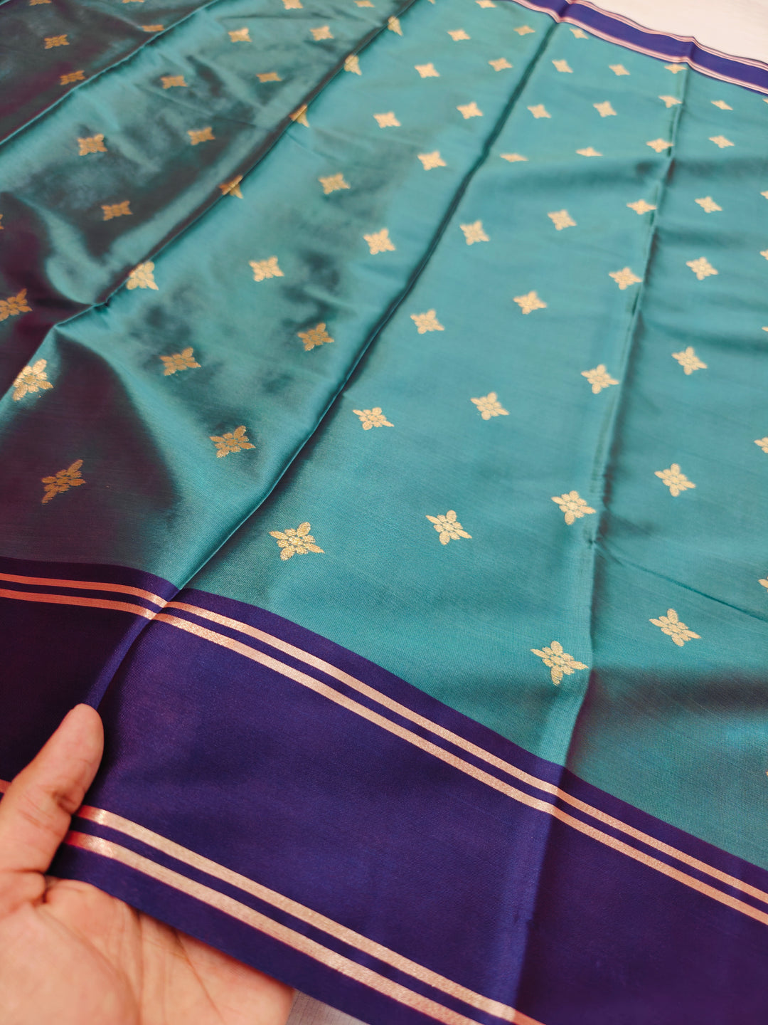 EMERALD GREEN BANARASI KATAN SILK WITH INDIGO BORDER