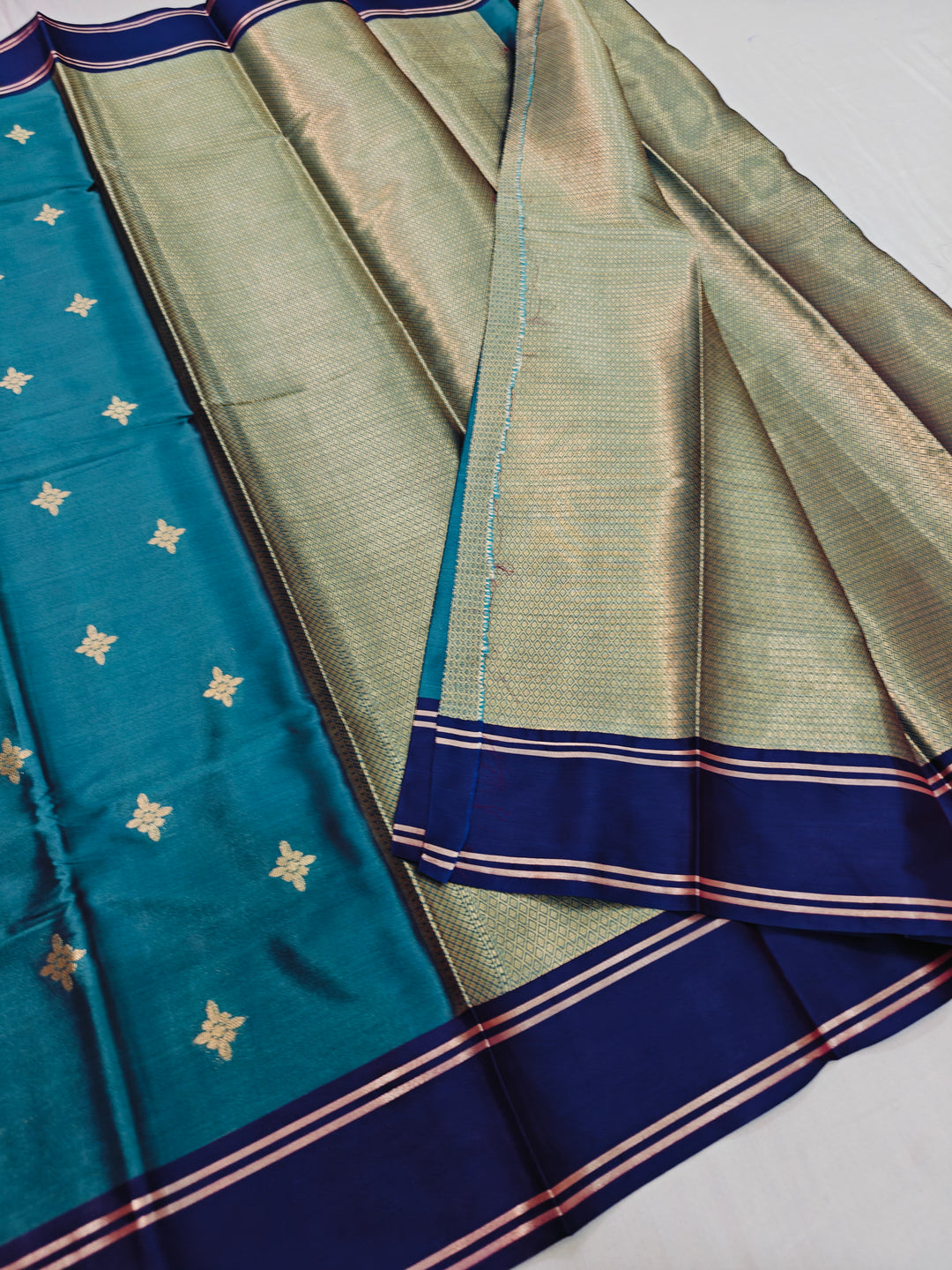 EMERALD GREEN BANARASI KATAN SILK WITH INDIGO BORDER