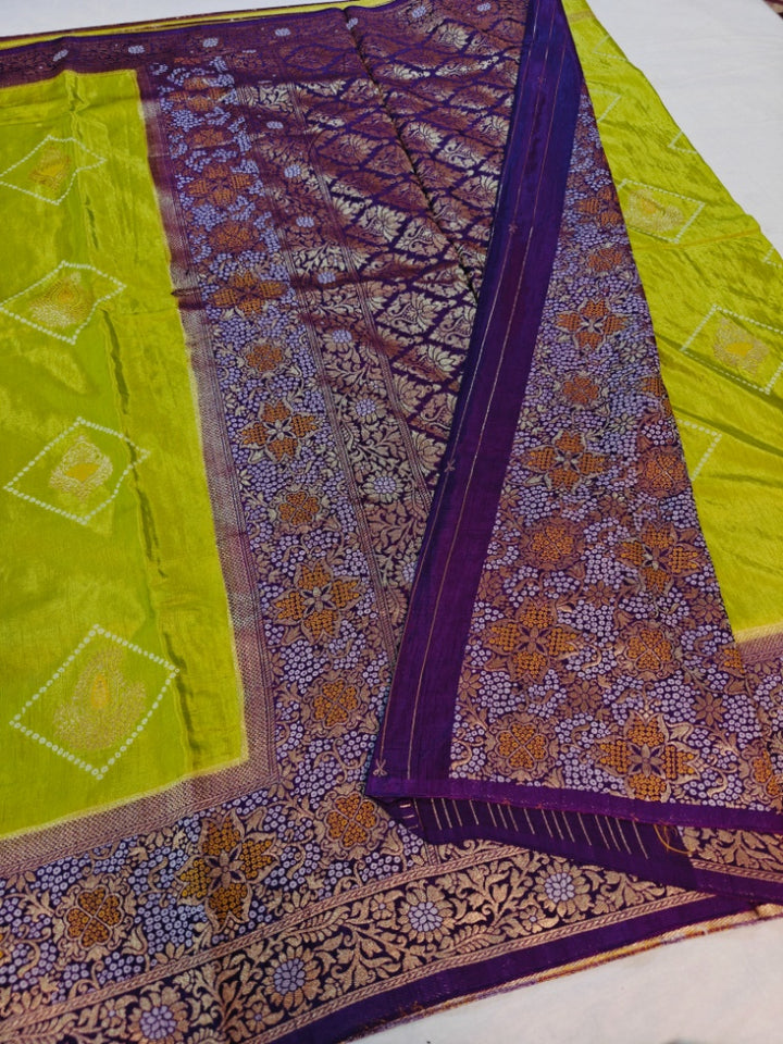 BANDHANI RUSSIAN SILK WITH MAGENTA BORDER