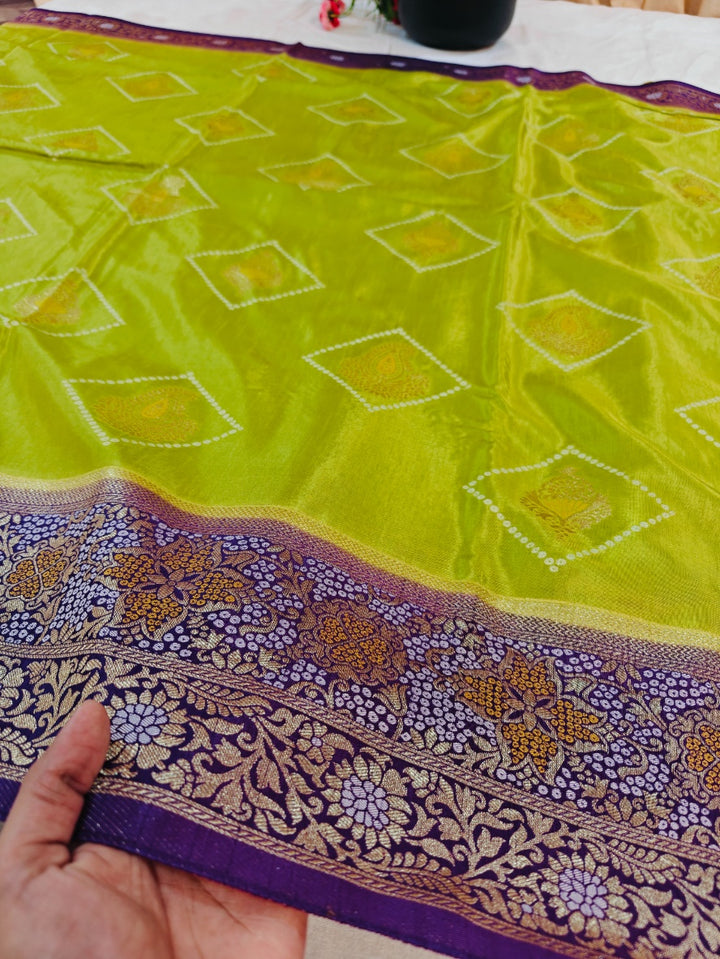 BANDHANI RUSSIAN SILK WITH MAGENTA BORDER