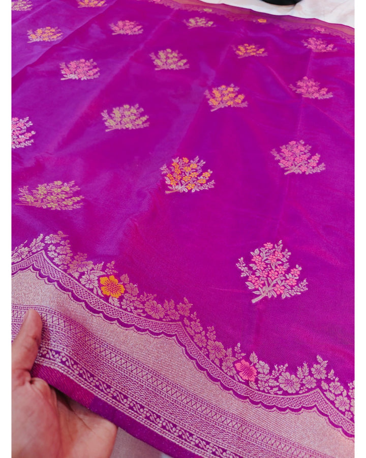 PAPER SILK IN MAGENTA COLOUR WITH MINAKARI ALFI BOOTA
