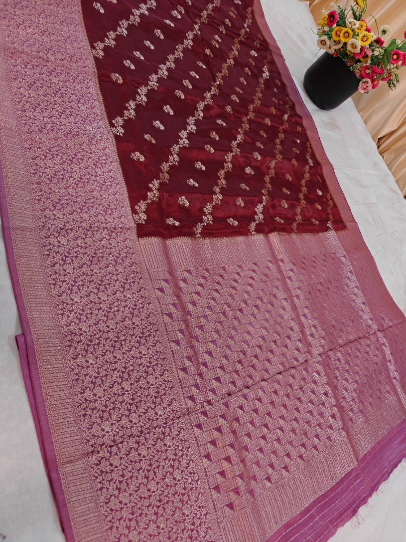 RUSSIAN SILK IN MAROON AND BABY PINK COLOUR BORDER WITH DIOGNAL FLORAL DESIGNS