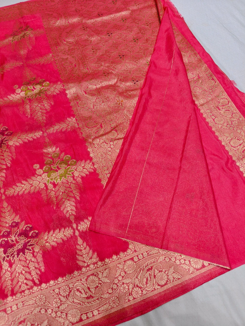 KHADDI GEORGETTE PANCHRANG BOOTA WITH STRAWBERRY SHADE