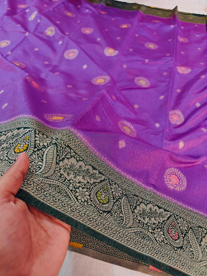 VIOLET PAPER SILK WITH BOTTLEGREEN BORDER