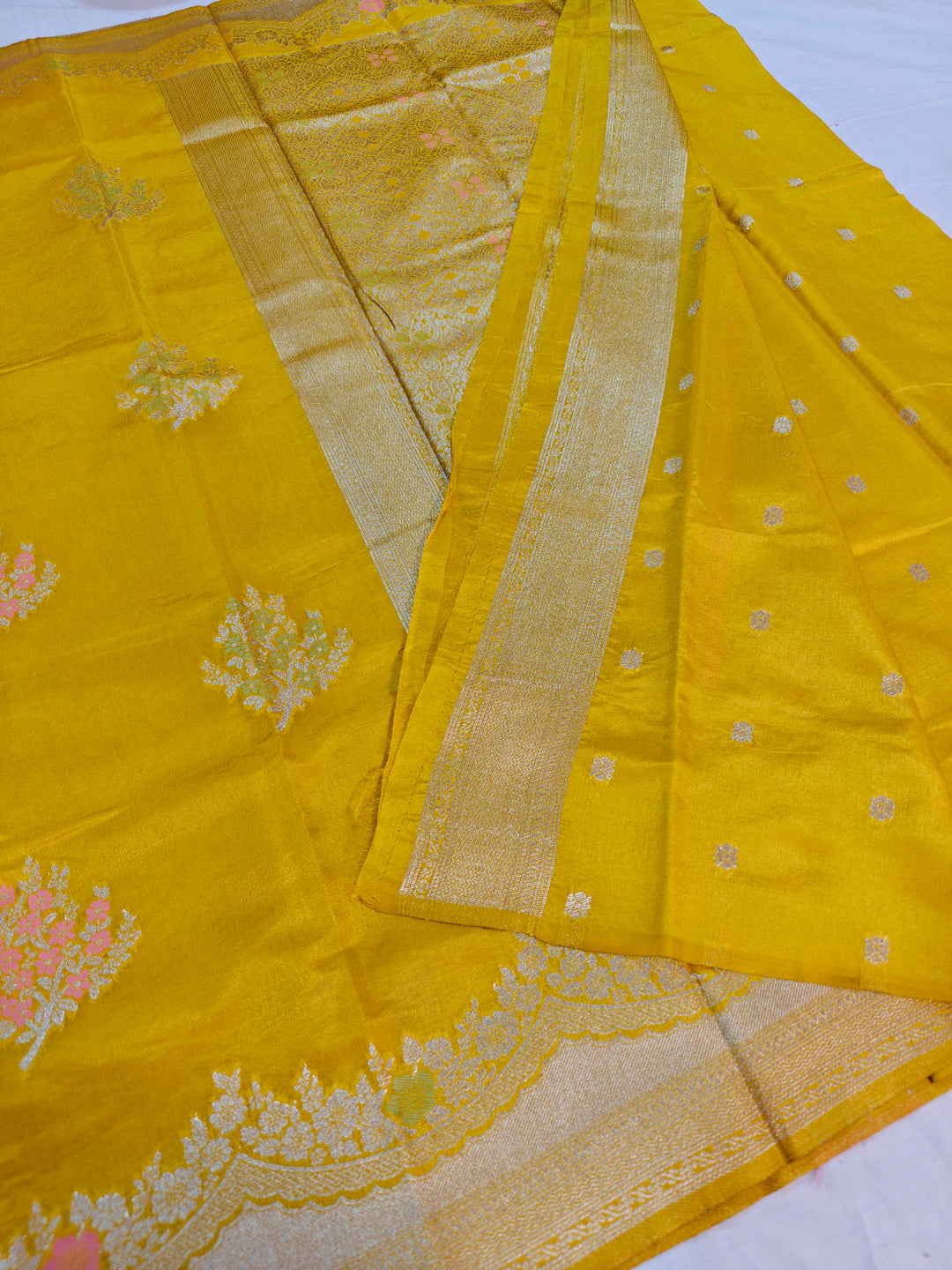 PAPER SILK IN AIRY GOLD WITH MULTICOLOURED BOOTA