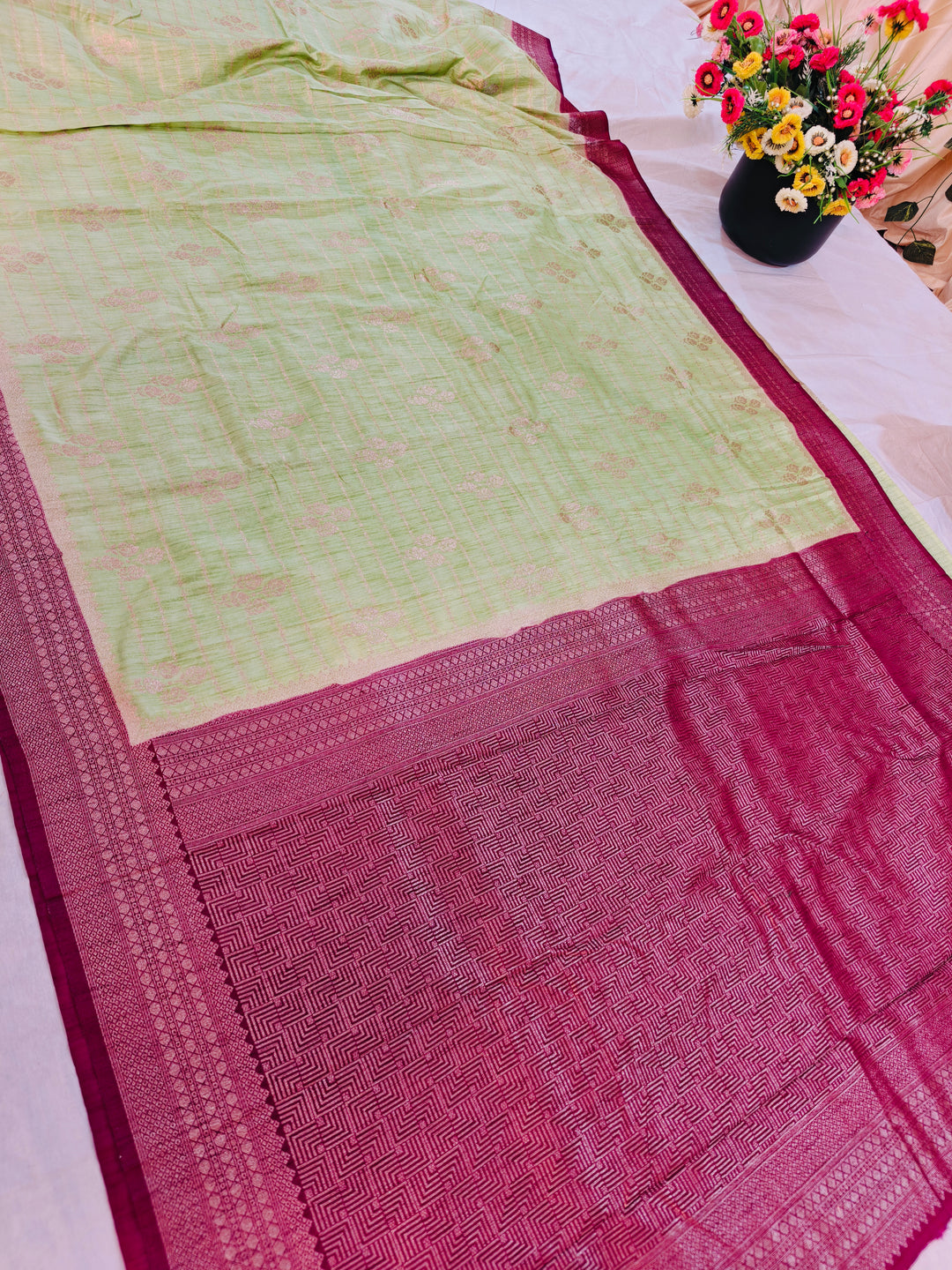PISTA GREEN SOFTMATKA LINEN WITH MAGENTA BORDER