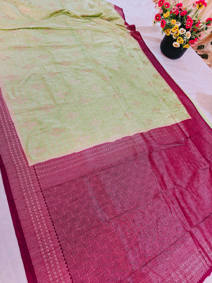 PISTA GREEN SOFTMATKA LINEN WITH MAGENTA BORDER