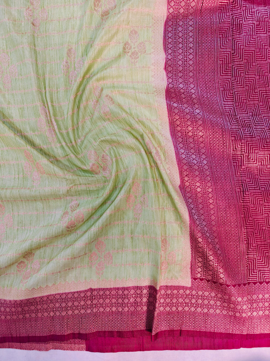 PISTA GREEN SOFTMATKA LINEN WITH MAGENTA BORDER