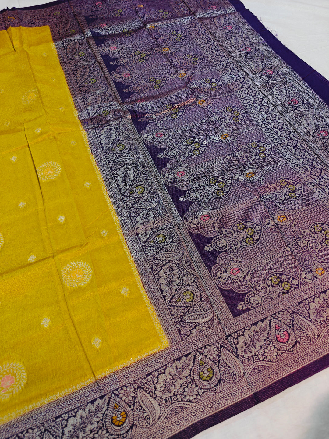 MINAKARI PAPER SILK IN GOLD WITH INDIGO BORDER
