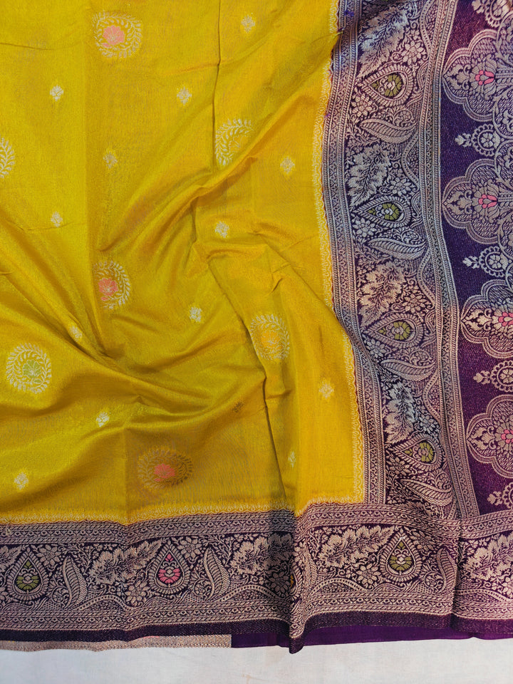 MINAKARI PAPER SILK IN GOLD WITH INDIGO BORDER