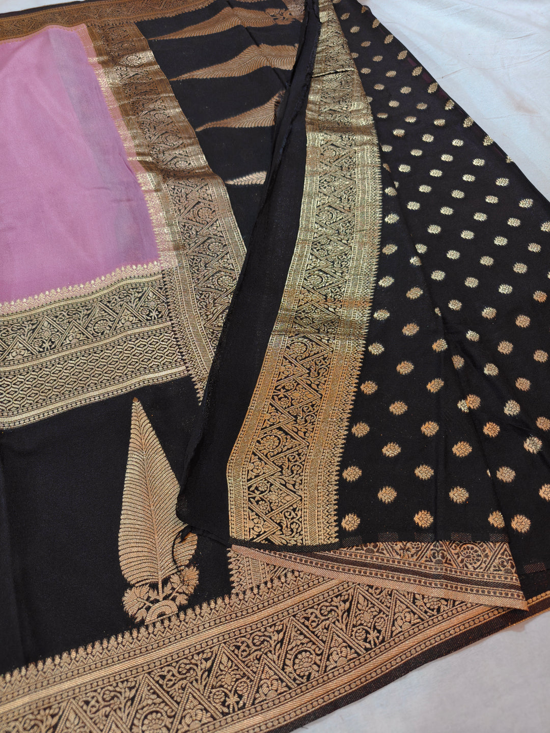 LAVENDER KHADDI GEORGETTE WITH KAIRI BOOTA ON RICH BLACK BORDER