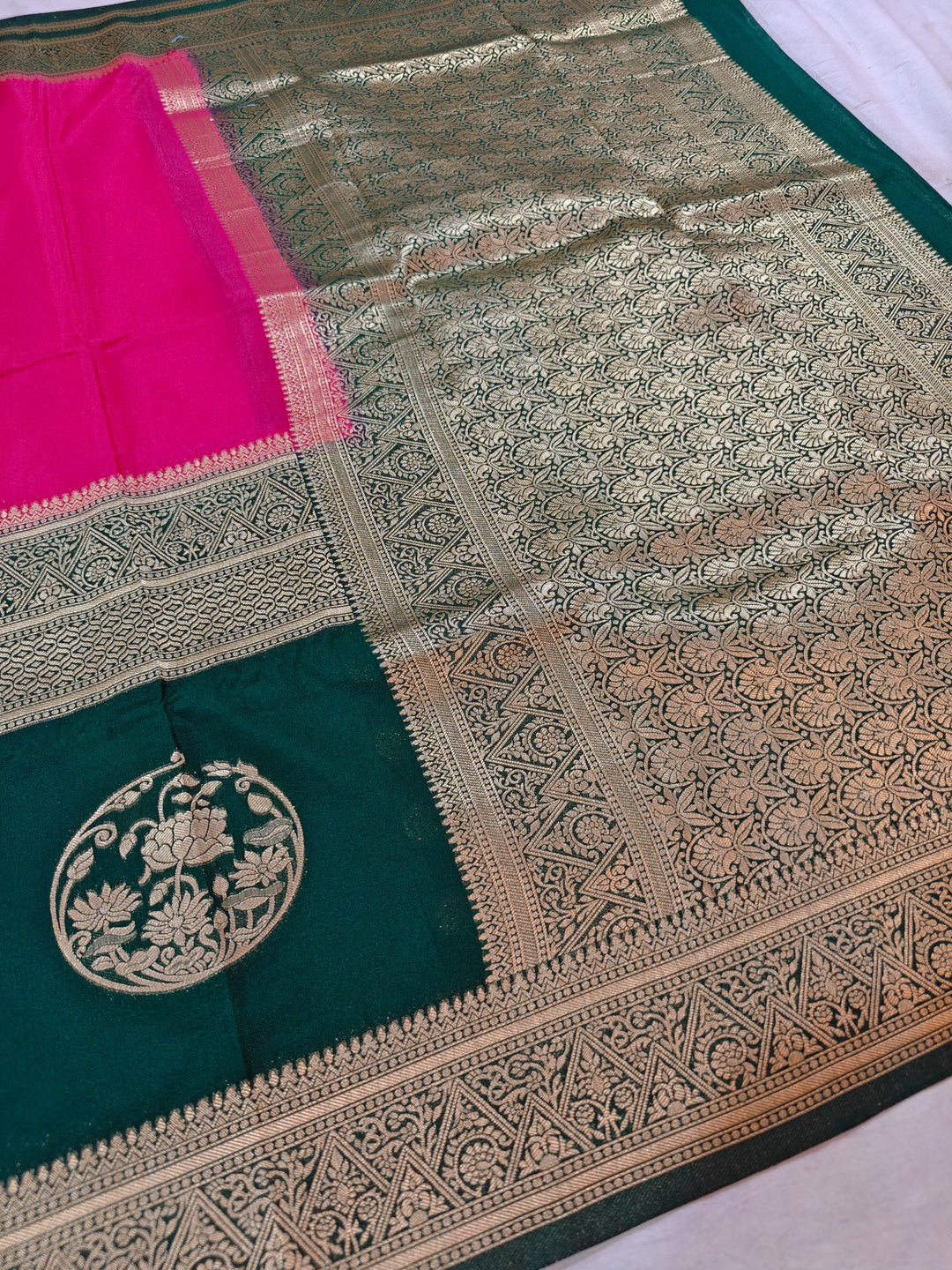 RANI KHADDI GEORGETTE WITH BOTTLE GREEN BORDER