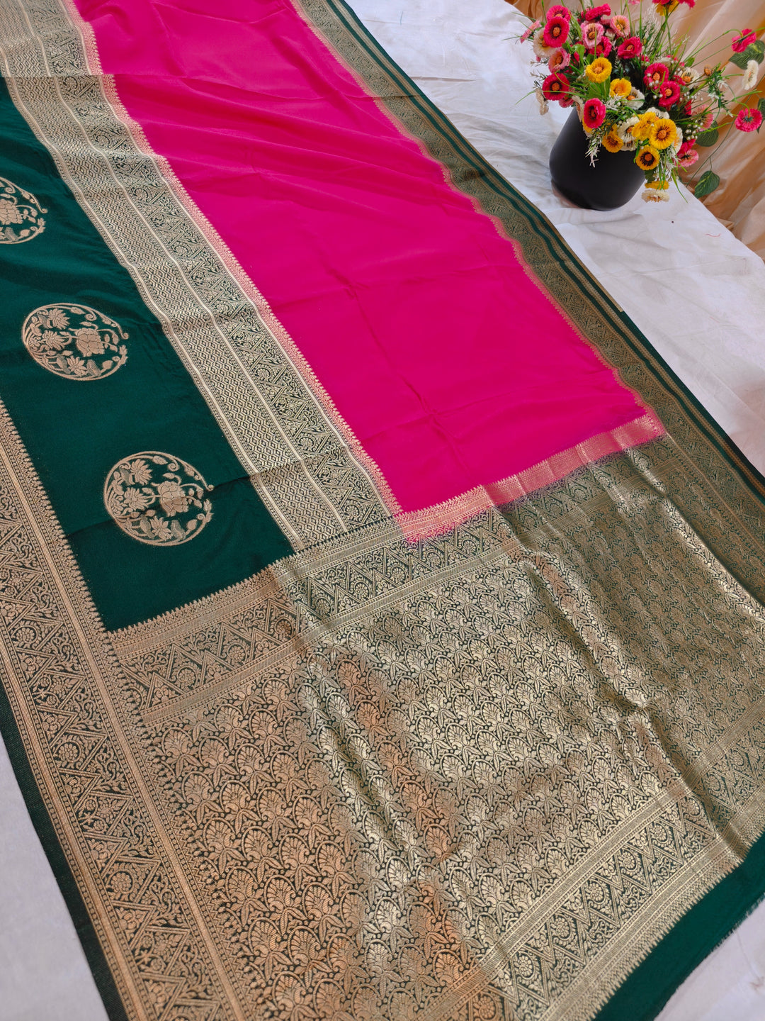 RANI KHADDI GEORGETTE WITH BOTTLE GREEN BORDER