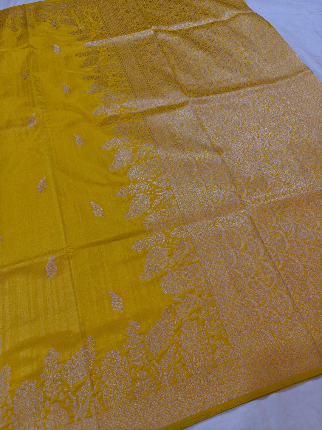 SOFT MATKA LINEN SILK IN GOLD COLOUR