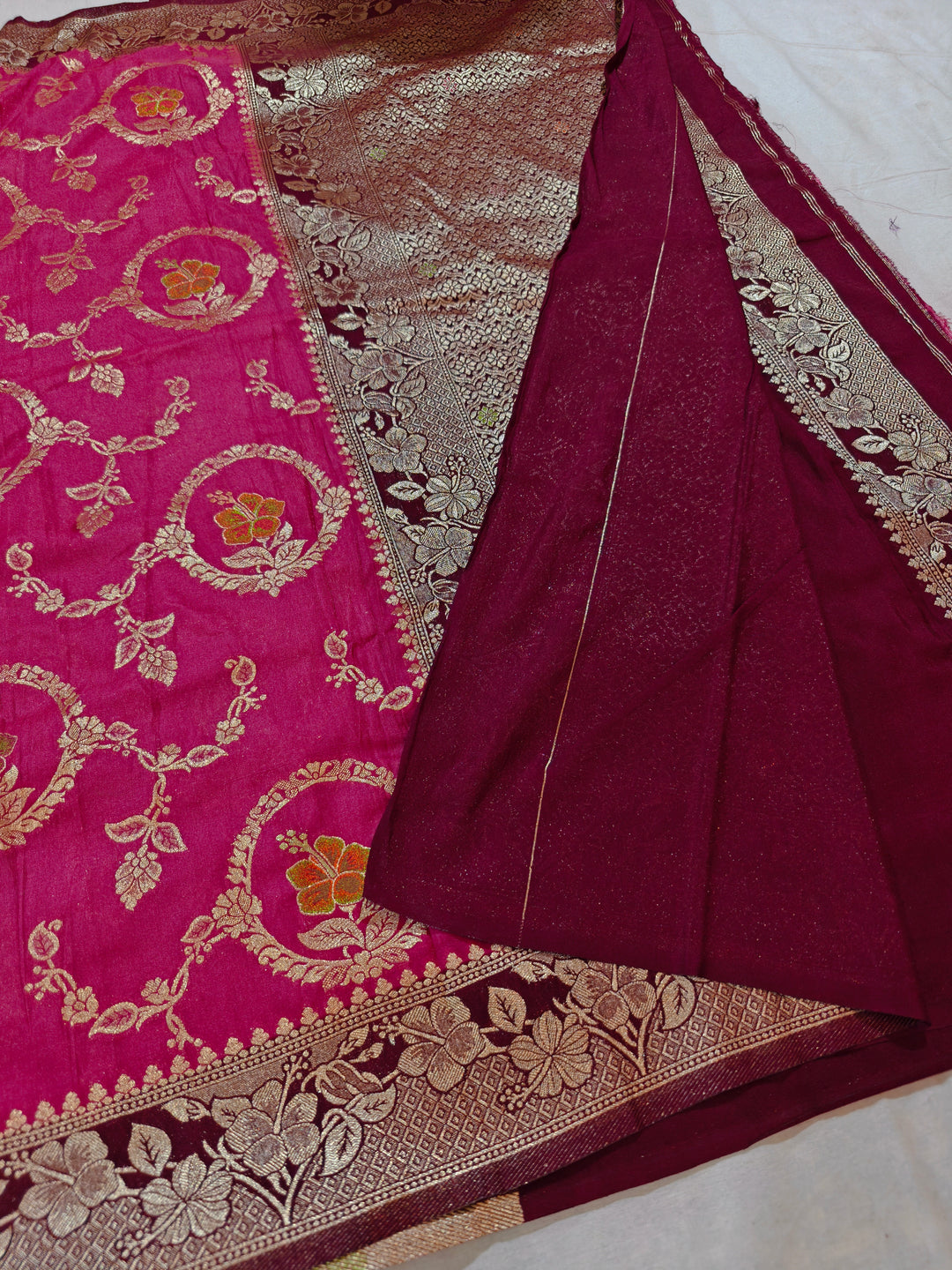 KHADDI GEORGETTE IN ONION COLOUR WITH  GARNET  BORDER