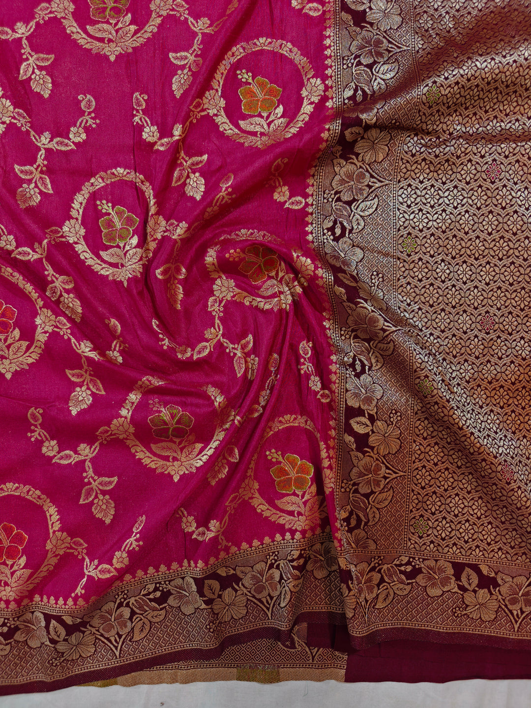 KHADDI GEORGETTE IN ONION COLOUR WITH  GARNET  BORDER