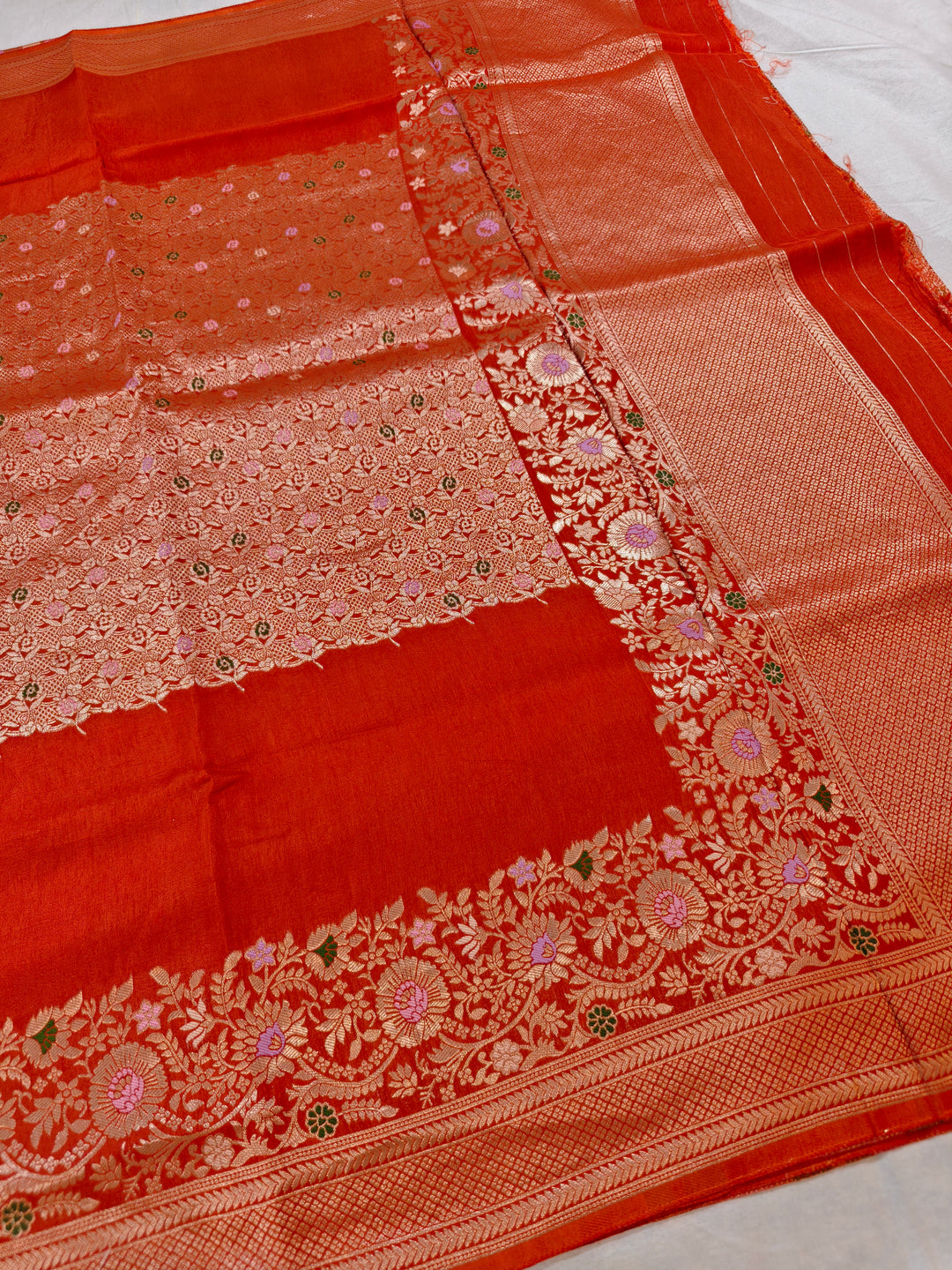 RUSSIAN SILK CENTRALISED BOUTIQUE STYLE IN RED COLOUR