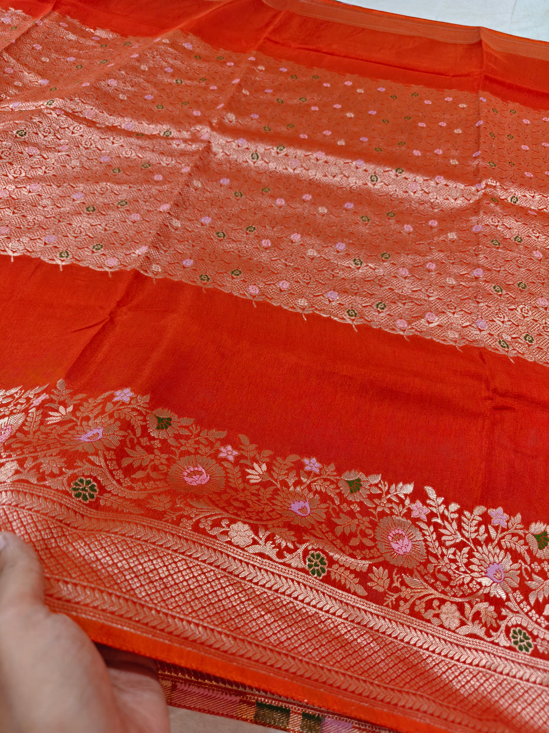 RUSSIAN SILK CENTRALISED BOUTIQUE STYLE IN RED COLOUR