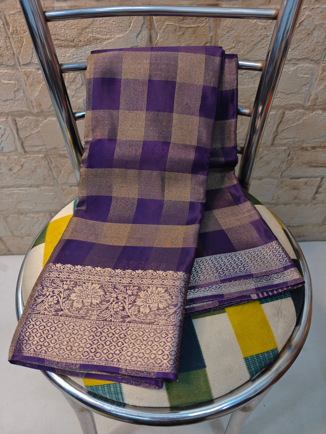 VISCOS IN MAGENTA WITH CHECKS STYLE