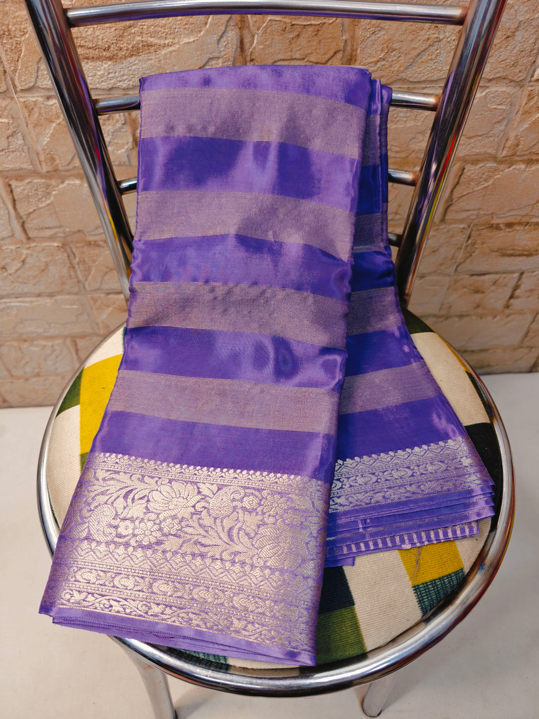 VISCOS IN PURPLE WITH HORIZONTAL STYLE