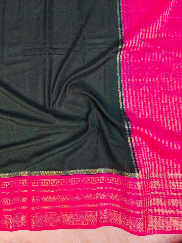 CREPE IN BLACK WITH RANI BORDER