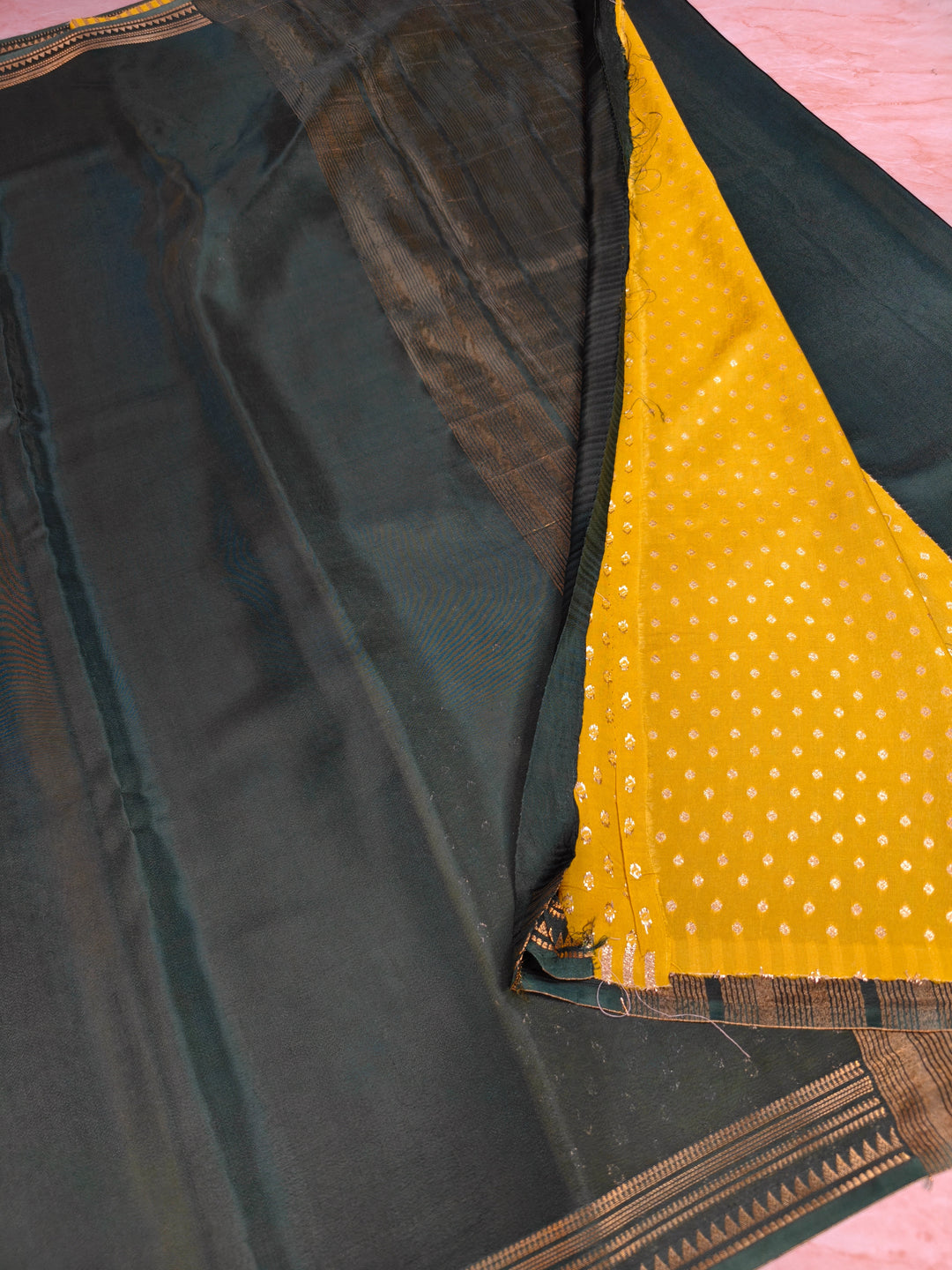 RUSSIAN SILK VISCOS IN BOTTLE GREEN WITH NARROW BORDER