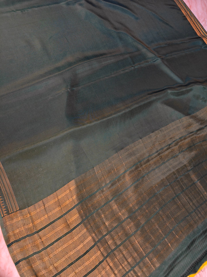 RUSSIAN SILK VISCOS IN BOTTLE GREEN WITH NARROW BORDER