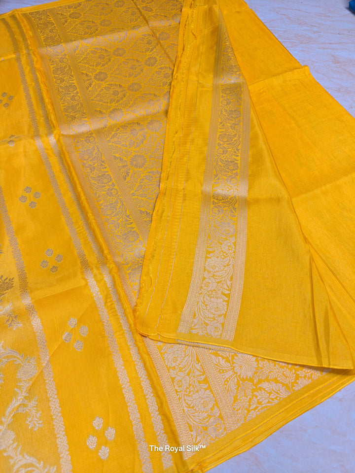 RUSSIAN SILK IN GOLD WITH VERTICAL PATTERN