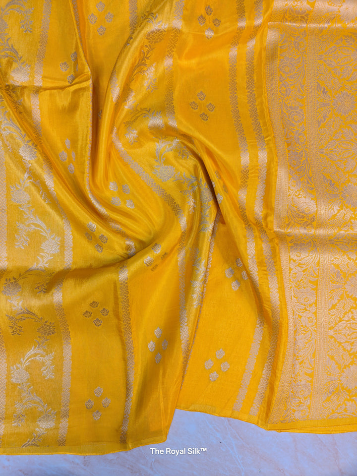 RUSSIAN SILK IN GOLD WITH VERTICAL PATTERN
