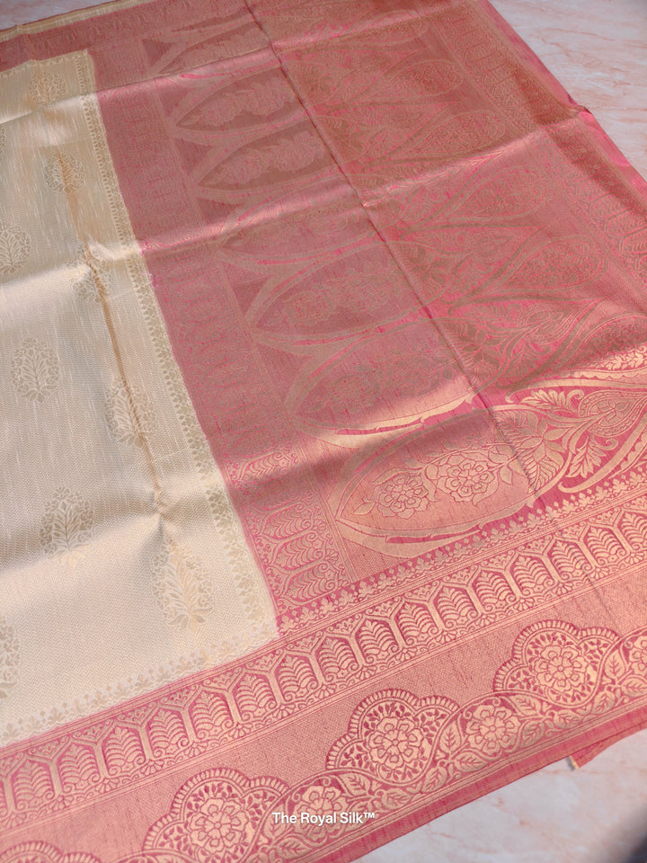 GIRAFFE TASAR SILK WITH RED BORDER