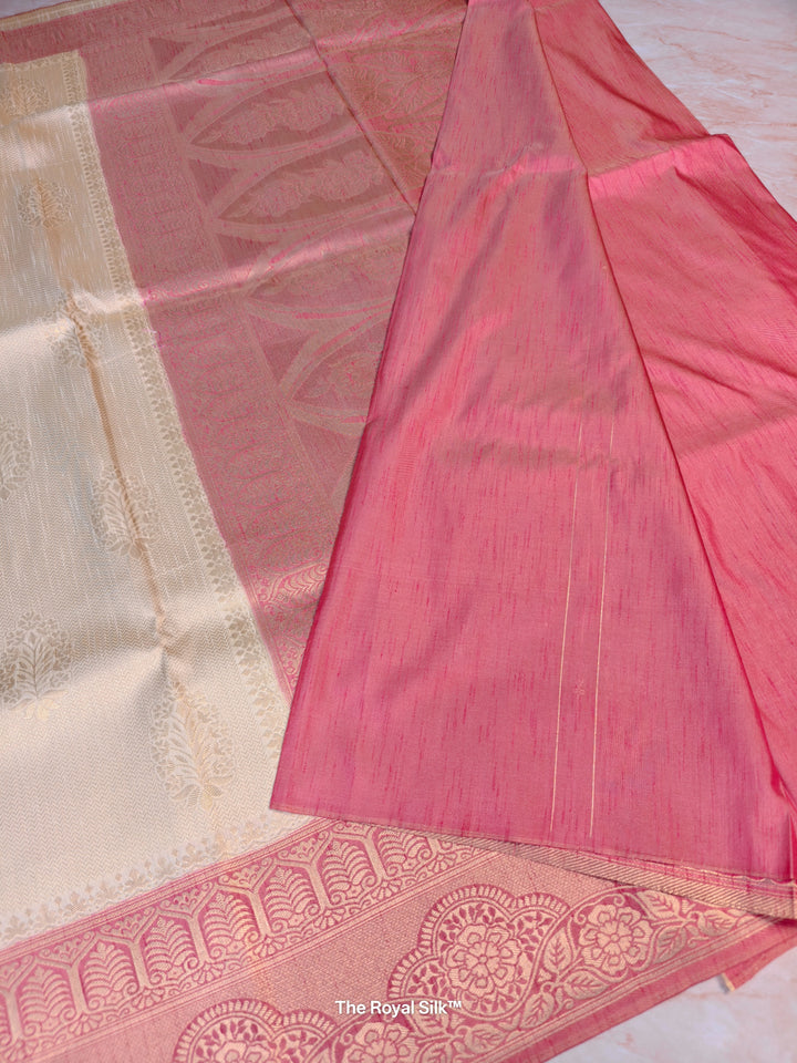 GIRAFFE TASAR SILK WITH RED BORDER