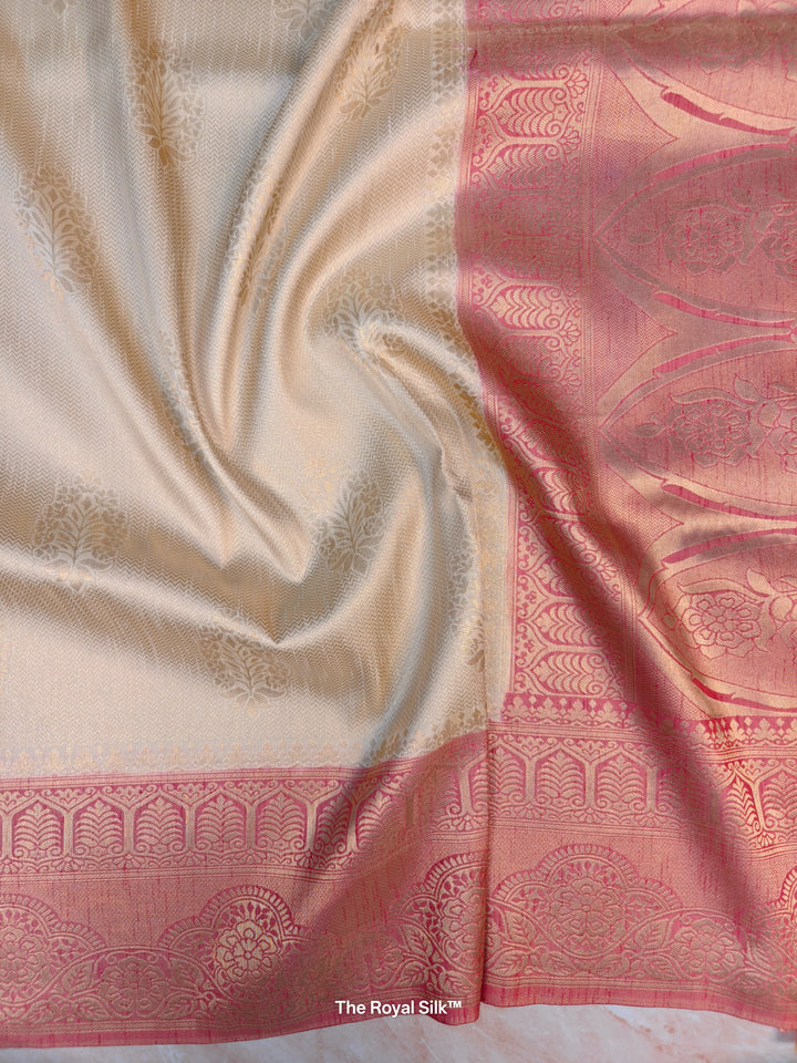 GIRAFFE TASAR SILK WITH RED BORDER