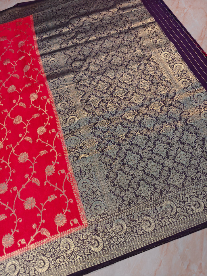 KHADDI GEORGETTE IN RED WITH INDIGO BORDER