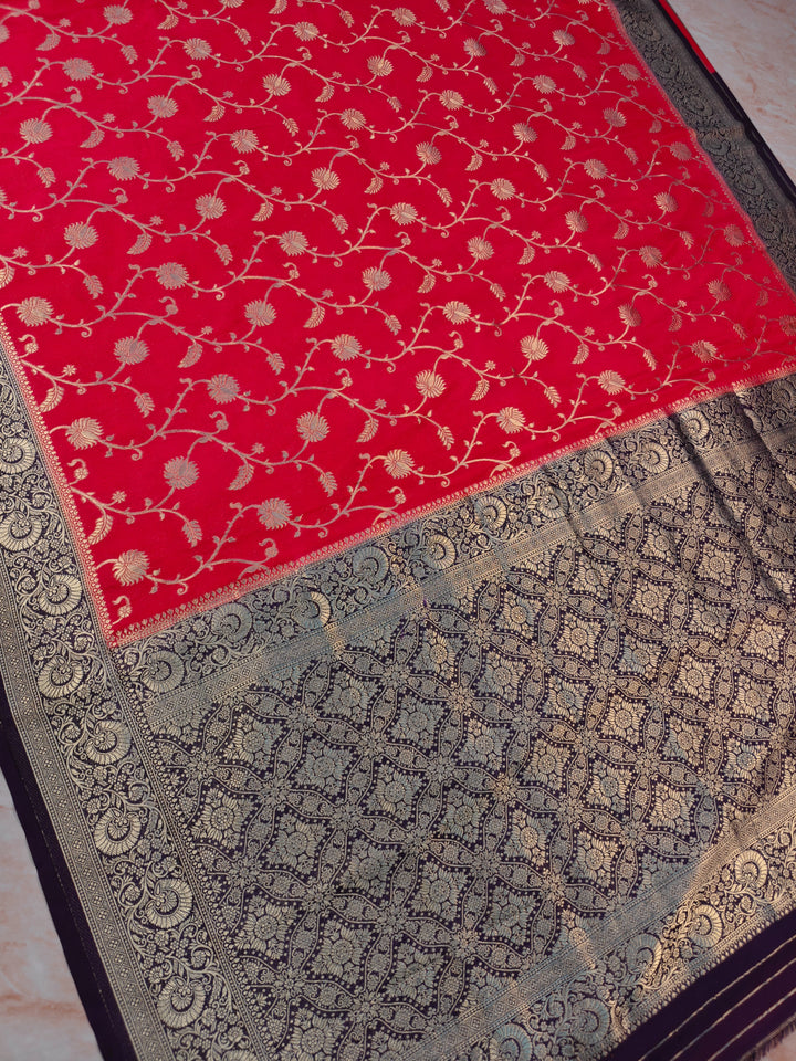 KHADDI GEORGETTE IN RED WITH INDIGO BORDER