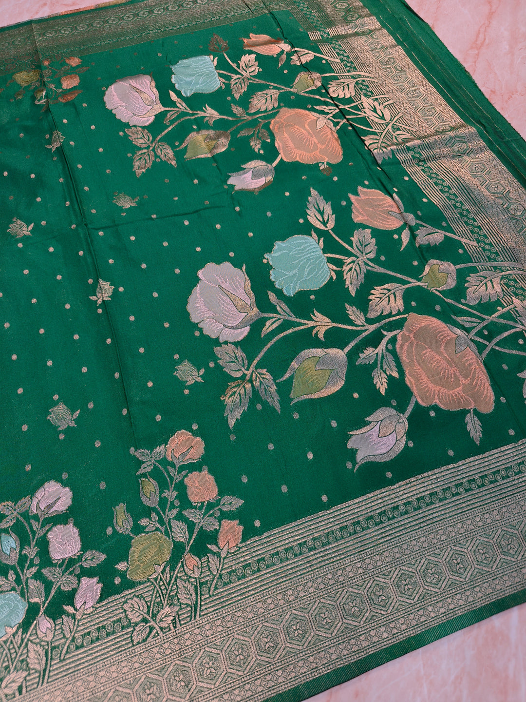 KHADDI GEROGETTE IN BOTTLE GREEN WITH PANCHRANG BOOTA