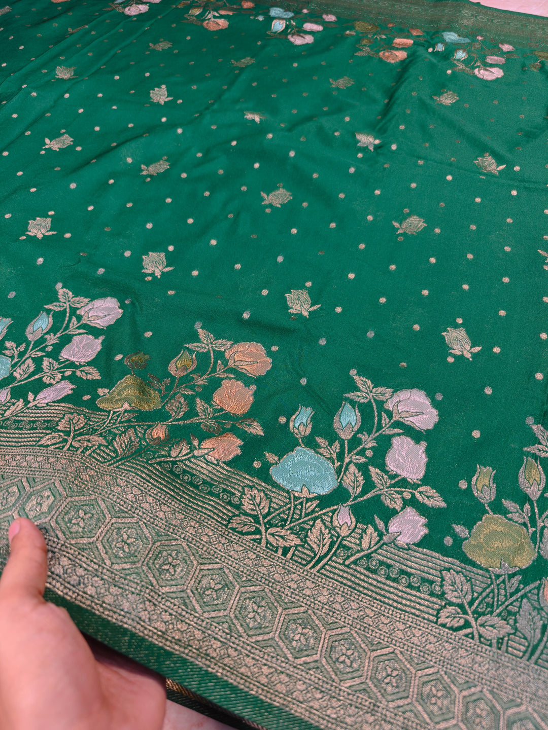 KHADDI GEROGETTE IN BOTTLE GREEN WITH PANCHRANG BOOTA