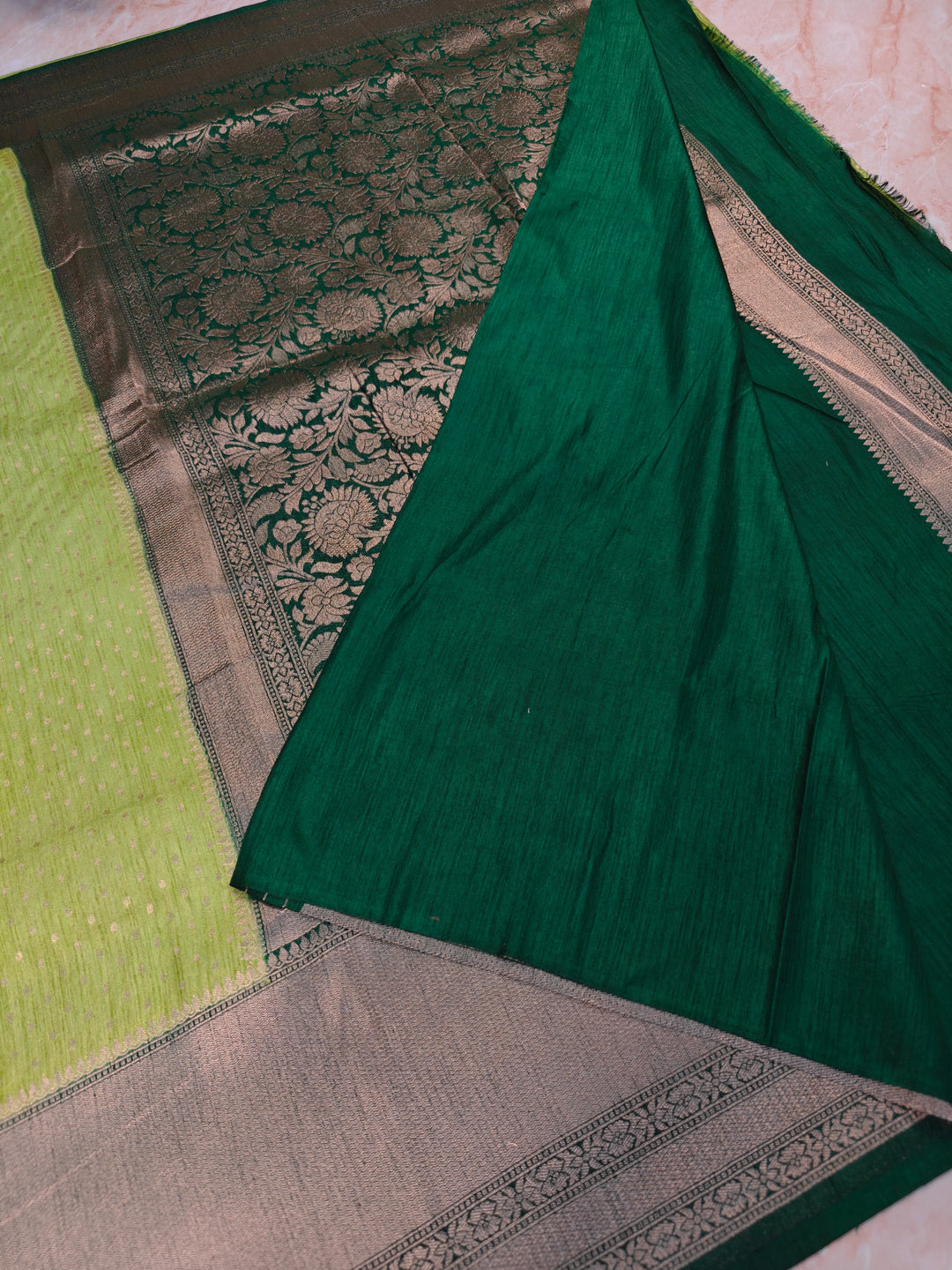 PARROT GREEN COLOUR MATKA LINEN WITH BOTTLE GREEN BORDER