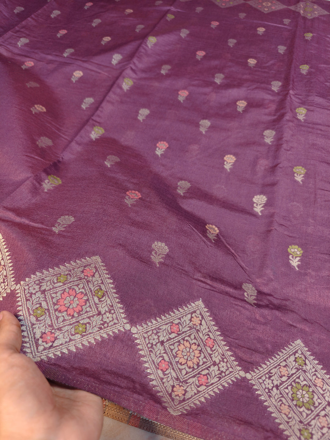 PAPER SILK IN ONION PINK WITH MULTICOLOUR BOOTI