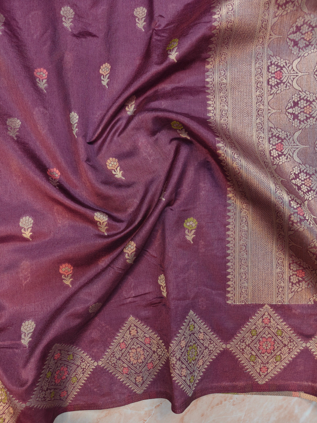 PAPER SILK IN ONION PINK WITH MULTICOLOUR BOOTI