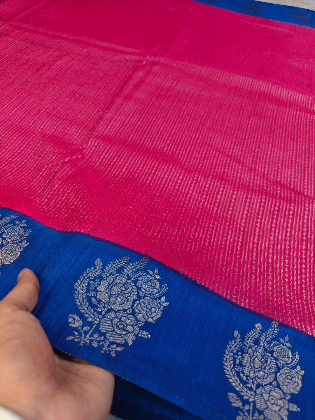 SOFT MATKA LINEN IN PIBK WITH ROYAL BLUE BORDER